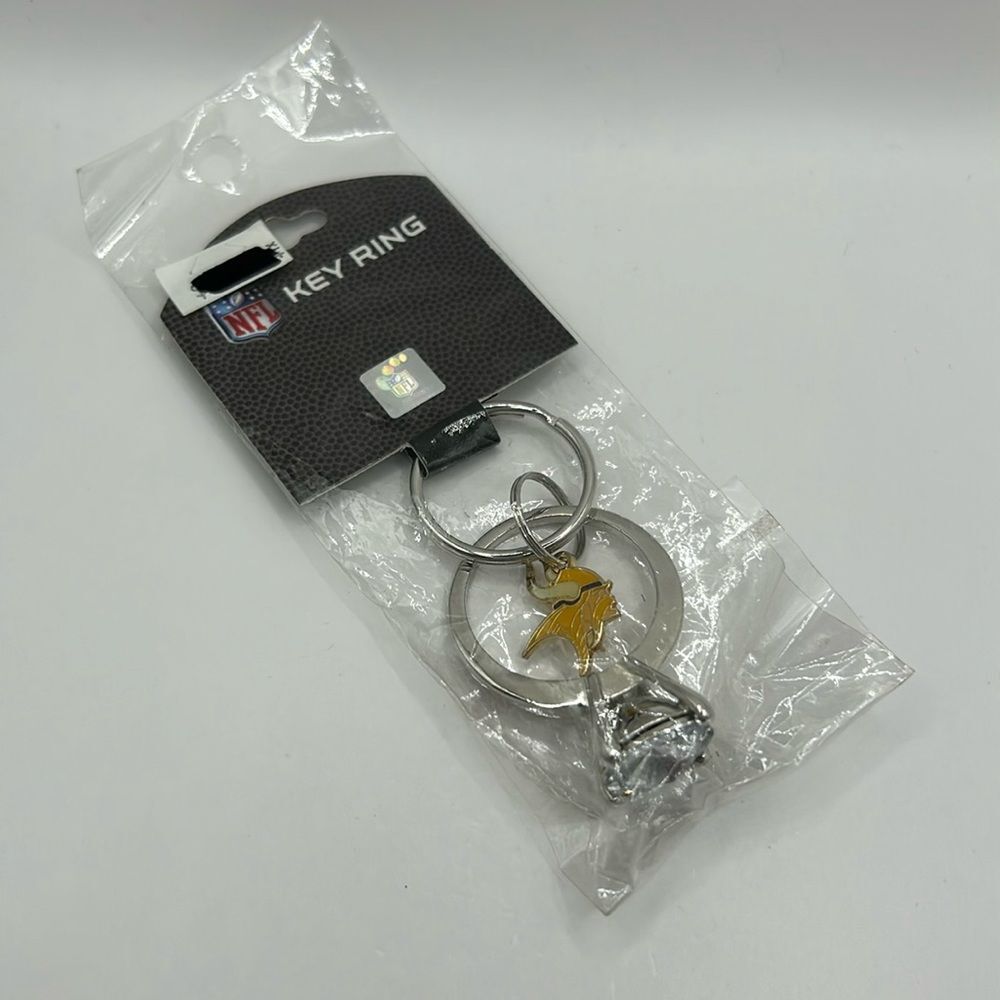Minnesota Vikings Diamond Ring Charm Key Chain NWT
